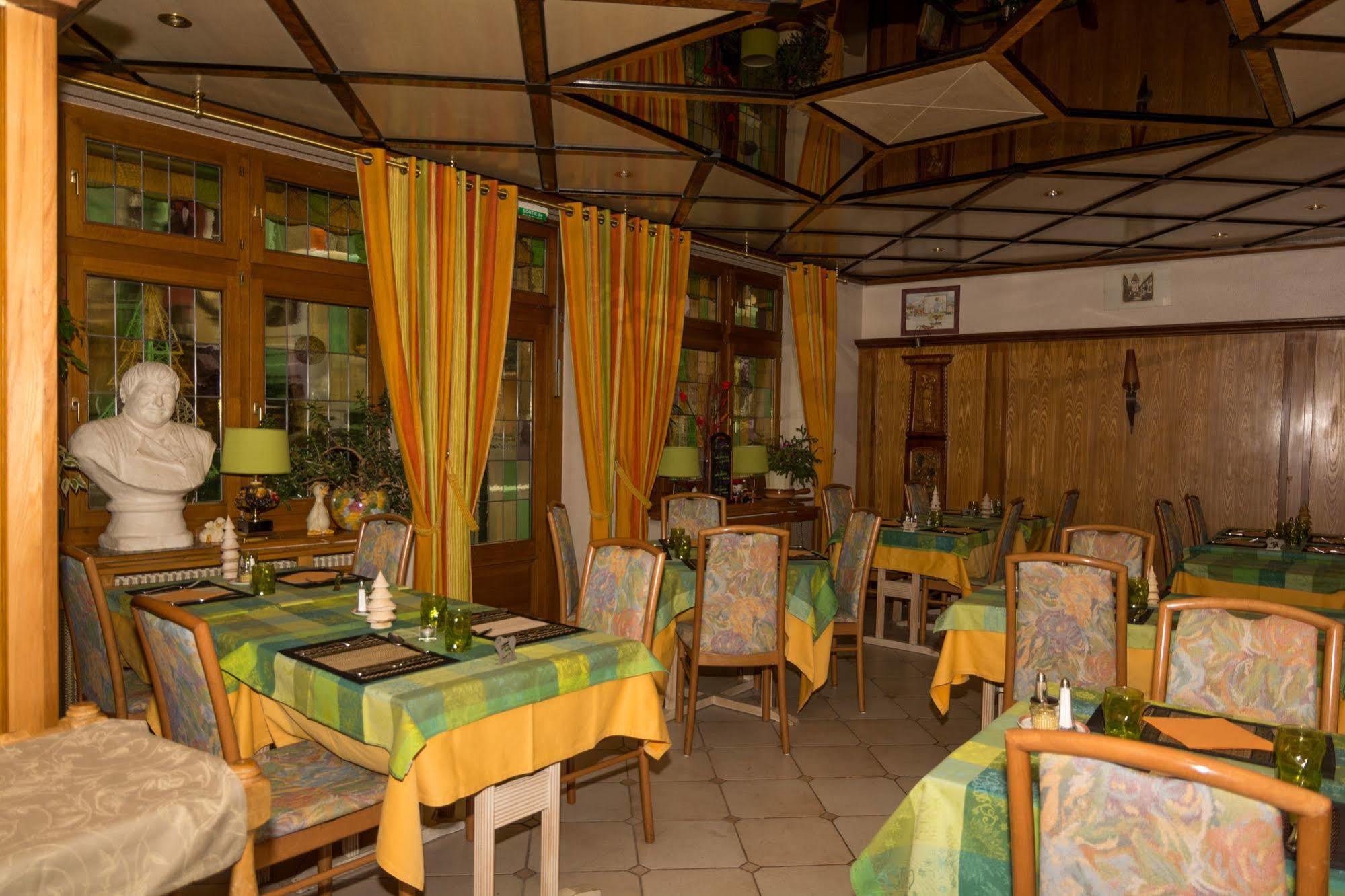 Logis Hotel Restaurant Le Faude Lapoutroie Exterior photo